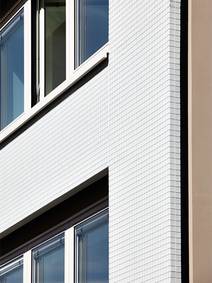 Haus des Handwerks Frankfurt hinterlüftete Fassade Detail 2