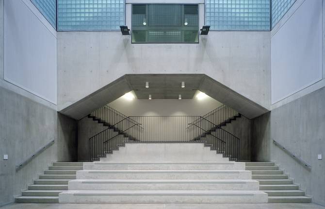 senior high school center law berlin staircase entrance